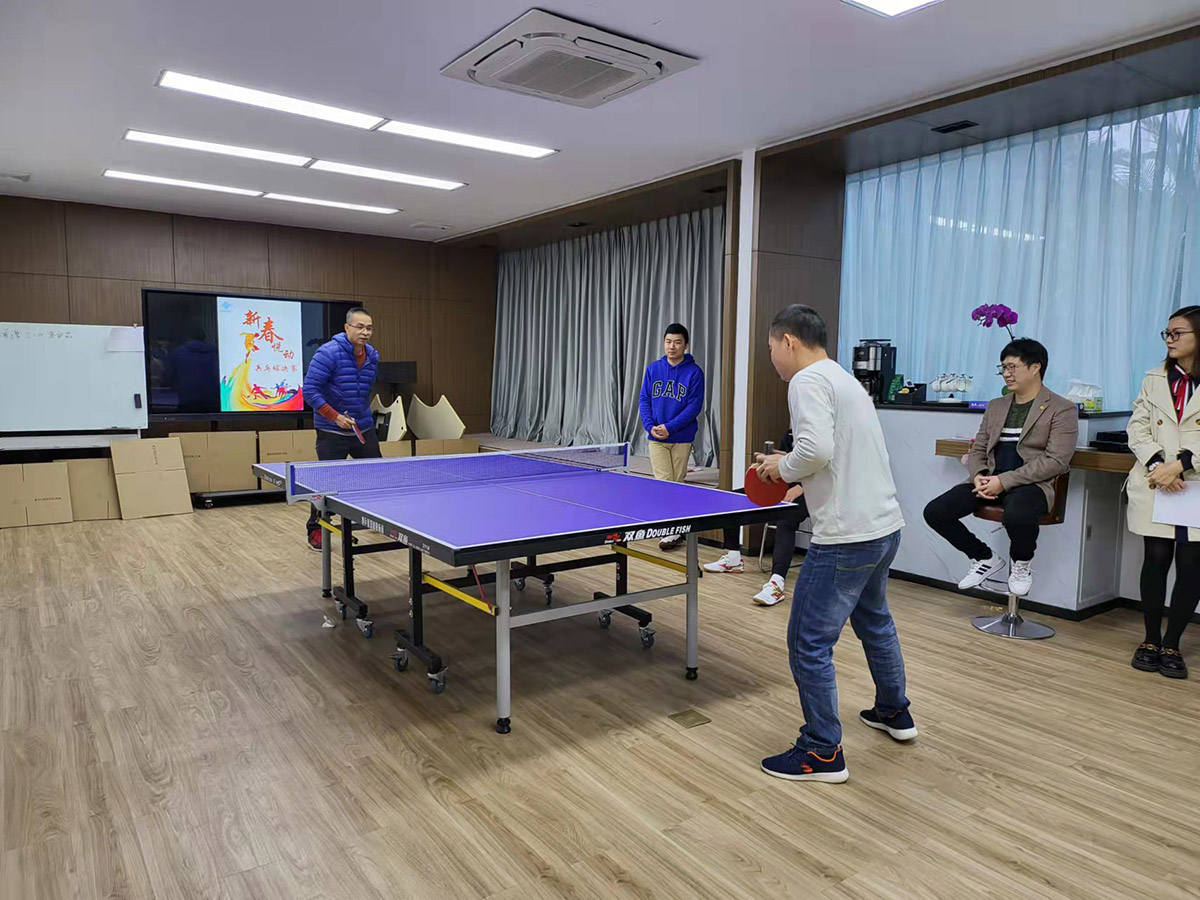 乒乓球比賽中 乒乓球比賽中