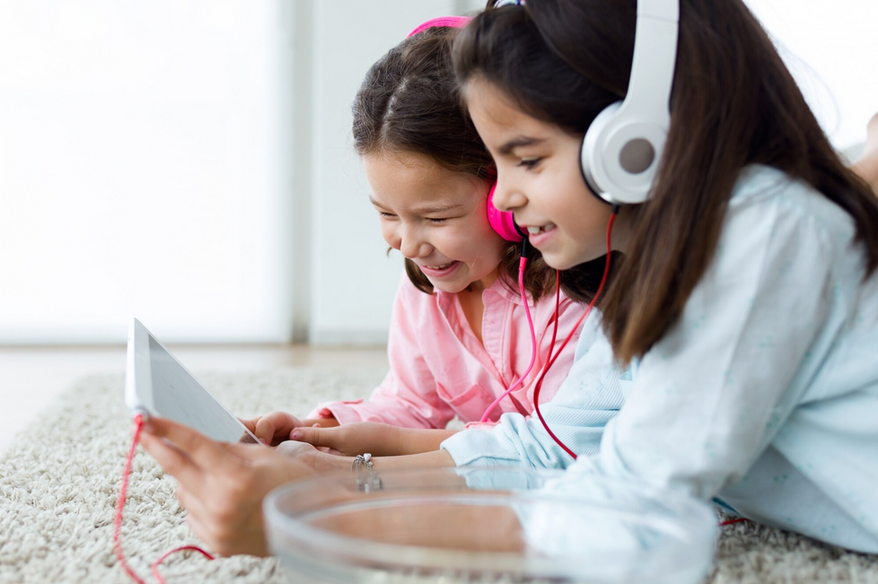 耐溫電線連接起多媒體電子文具與開學(xué)季 耐溫電線連接起多媒體電子文具與開學(xué)季